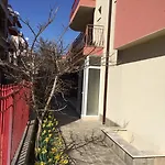 Konukevi Jane
